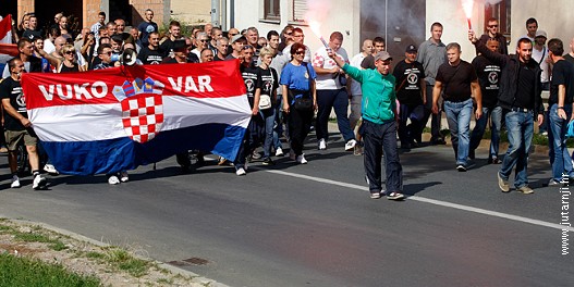 Настављен протест против ћирилице